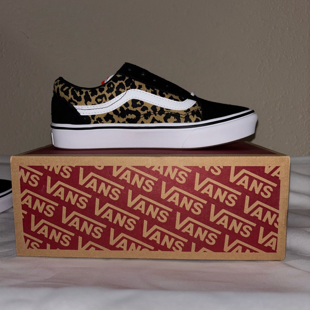 Vans: Leopard Print Sneakers: 3Y (NEW)